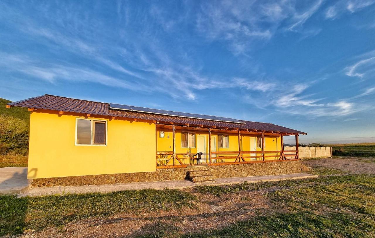 Cabana Varad Coronini Moldova Veche Exterior photo