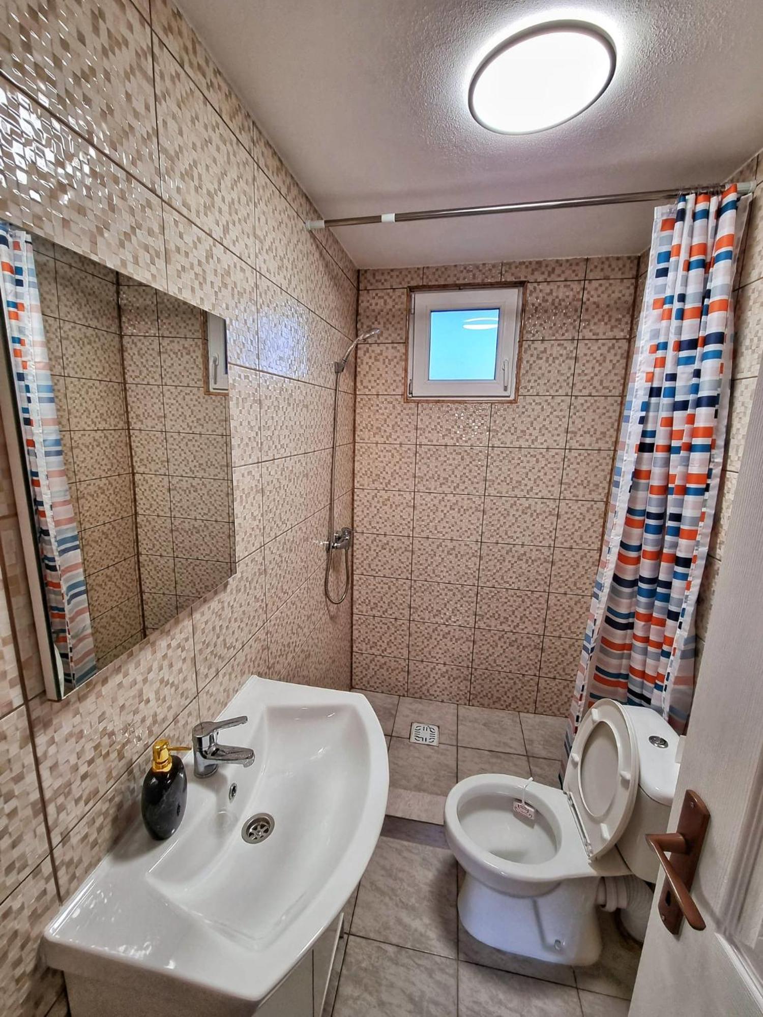 Cabana Varad Coronini Moldova Veche Exterior photo