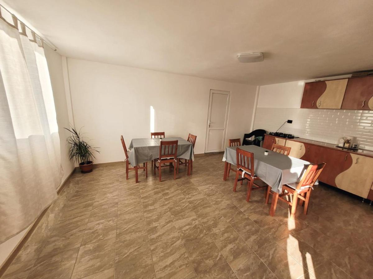 Cabana Varad Coronini Moldova Veche Exterior photo