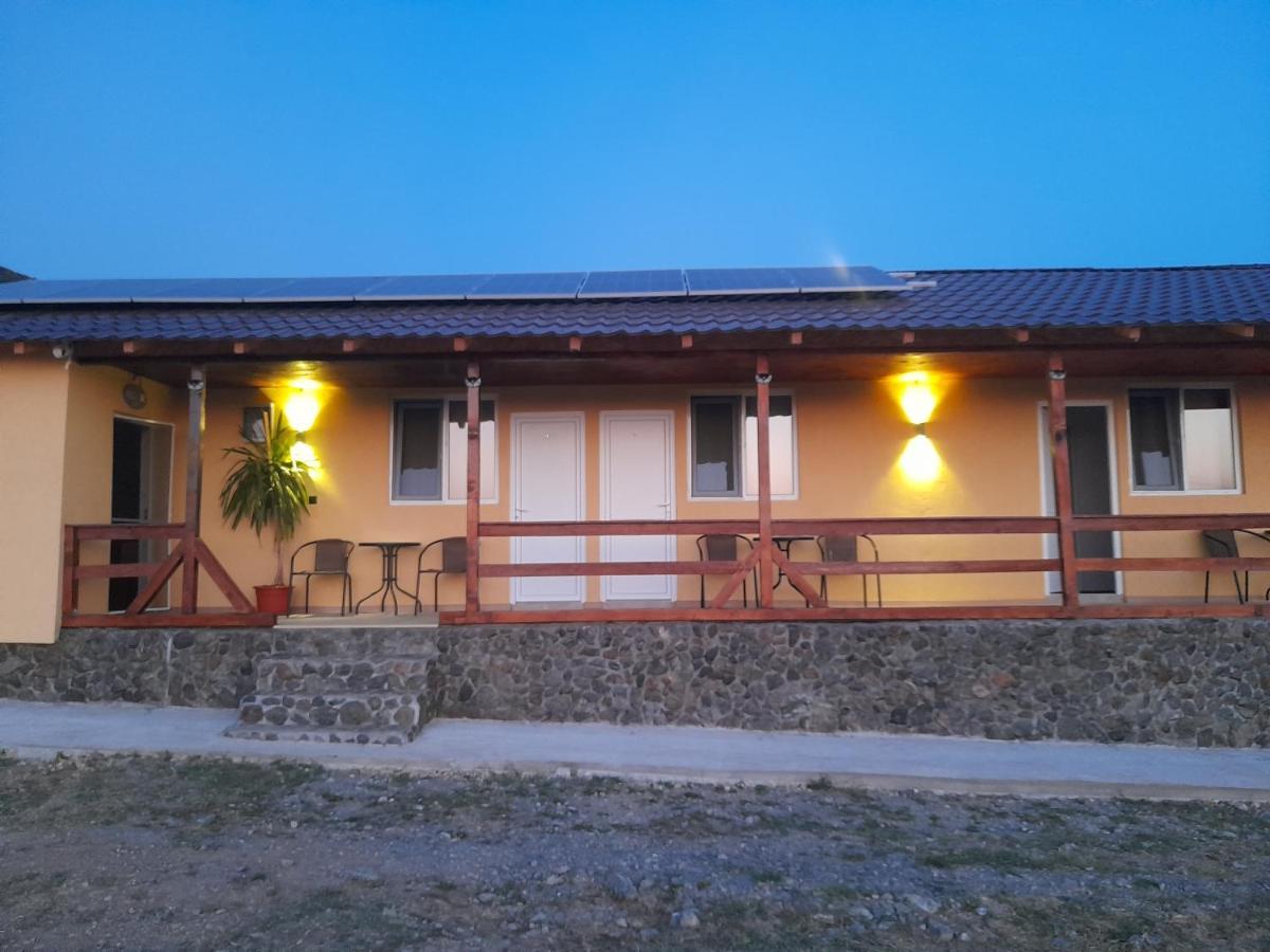 Cabana Varad Coronini Moldova Veche Exterior photo